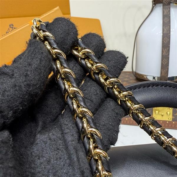 2026120164338855 830